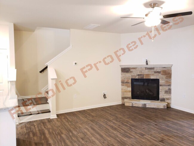 Foto del edificio - Lovely 3 Bedroom and 2.5 Bath Townhouse En...