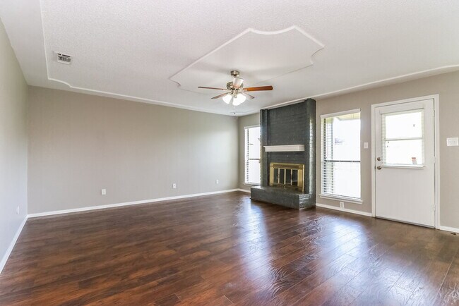 Foto del edificio - 7608 Meadowlark Ln N