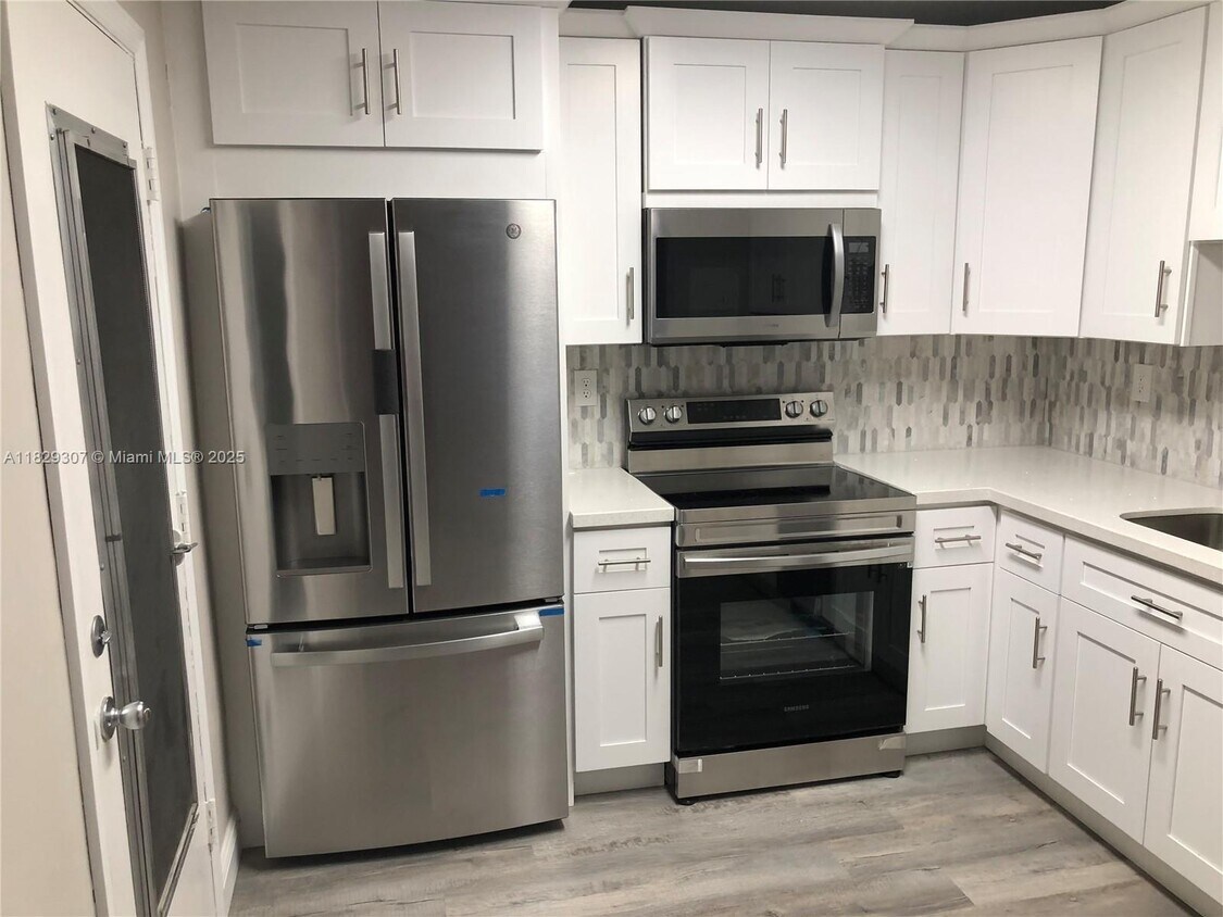 Foto principal - 5425 SW 77th Ct