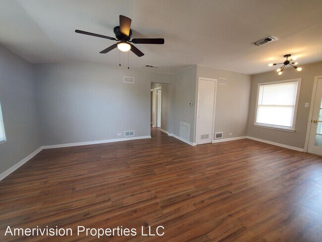 Building Photo - 3 br, 1 bath House - 654 Santa Monica