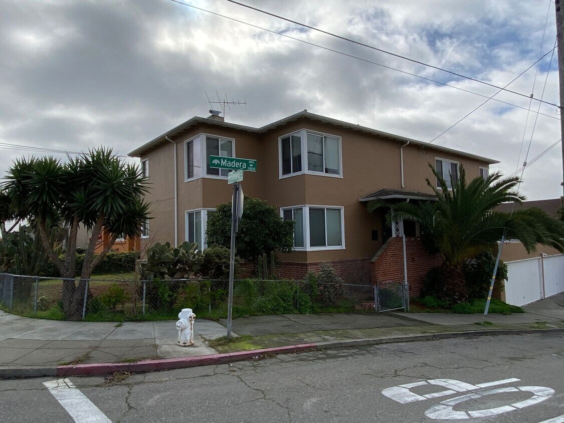 Primary Photo - 2774 Madera Ave- 2407 LB/ 2029 L/ 2027 R
