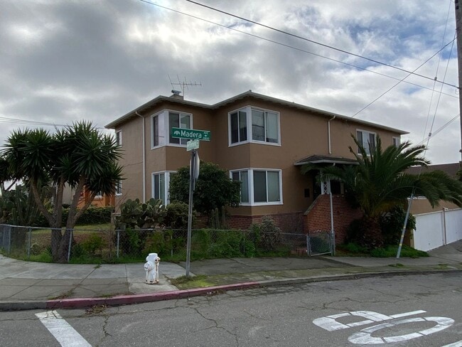 2774 Madera Ave- 2407 LB/ 2029 L/ 2027 R - 2774 Madera Ave- 2407 LB/ 2029 L/ 2027 R Apartment