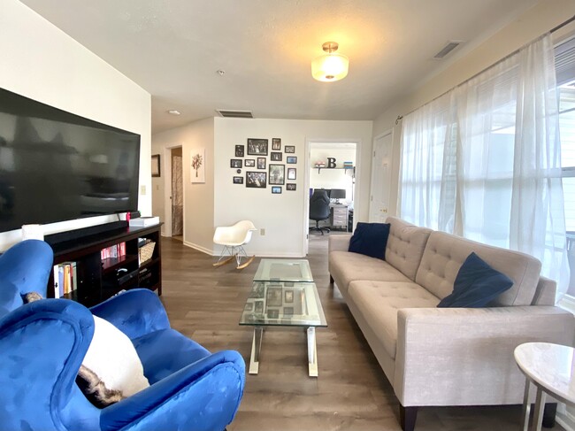 Building Photo - 45512 Westmeath Way