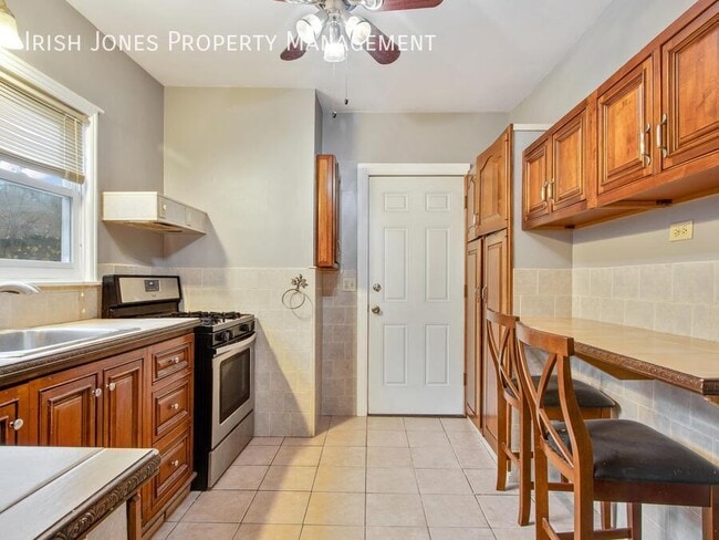 Building Photo - 54 Anderson Pl