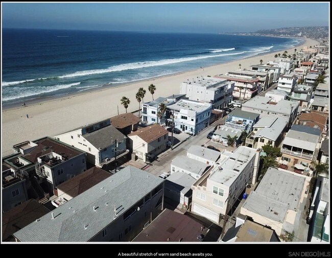 Foto del edificio - 3261 Ocean Front Walk