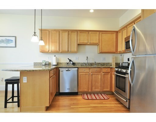 Primary Photo - 254 Lafayette St