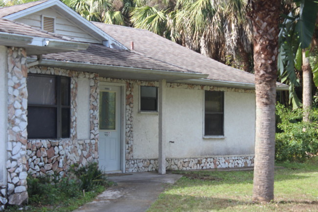 Building Photo - 3872 SW Savona Boulevard