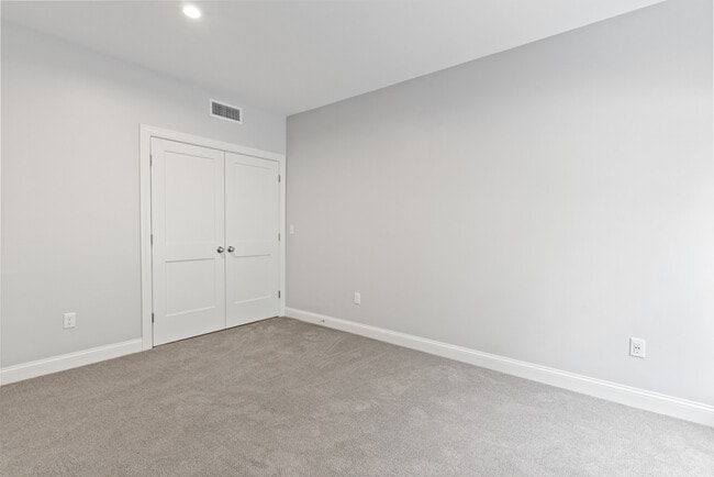 Building Photo - Cascade Falls Apartments