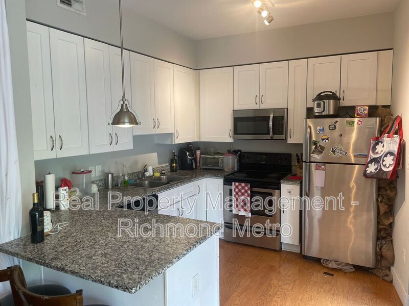 Primary Photo - 2028 W Cary St