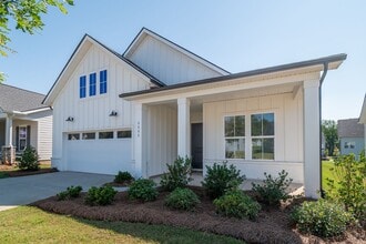 Building Photo - 8008 Brookbank Dr
