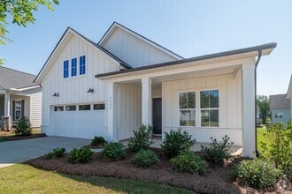 Building Photo - 8008 Brookbank Dr