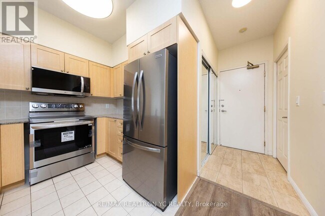 Photo du bâtiment - 5940-5940 Yonge St