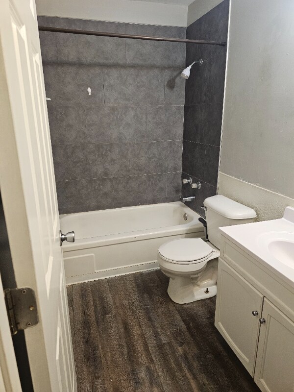 Building Photo - 1815 W 40th St