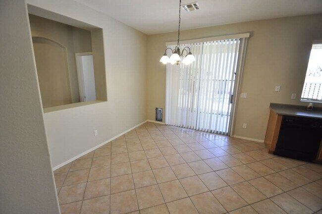 Foto del edificio - 5790 W Golden Ln