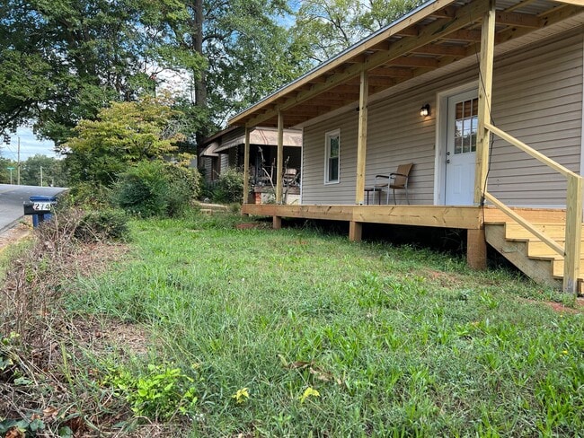 Photo - 274 N Rocksprings St (Athens, GA) Apartments