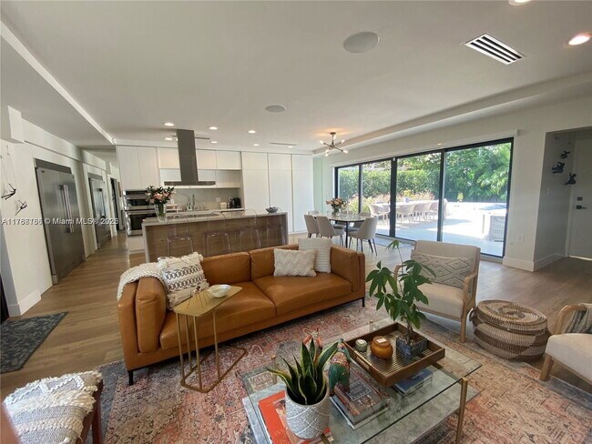Foto del edificio - 3661 SW 18th Terrace