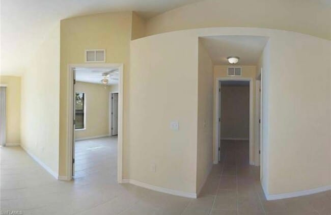 Building Photo - 915 SW 8th Pl
