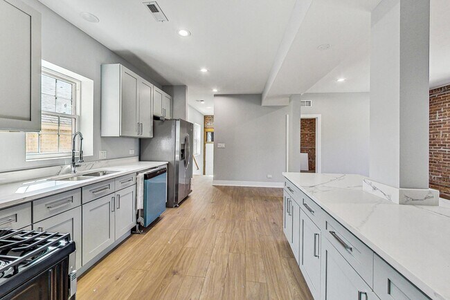 Foto del edificio - 4158 W Lake St