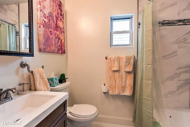 Building Photo - 2 br, 1.5 bath House - 26 fourth st