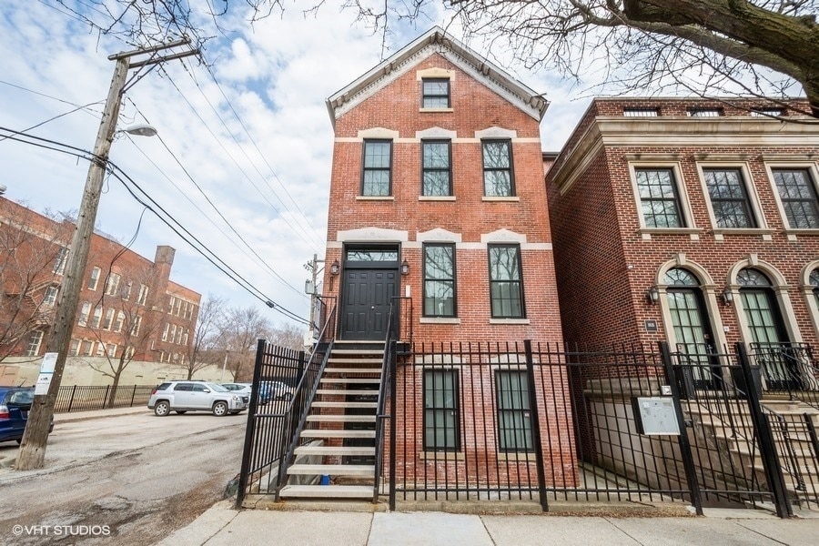 Primary Photo - 1837 N Wolcott Ave
