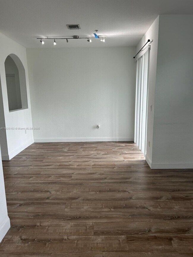 Building Photo - 4465 SW 160th Ave