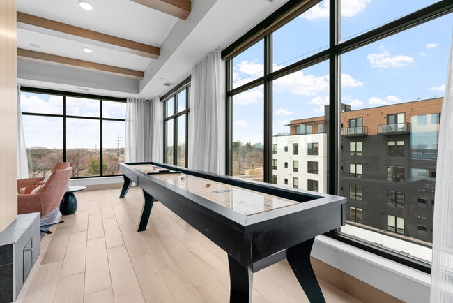 Building Photo - Beck46