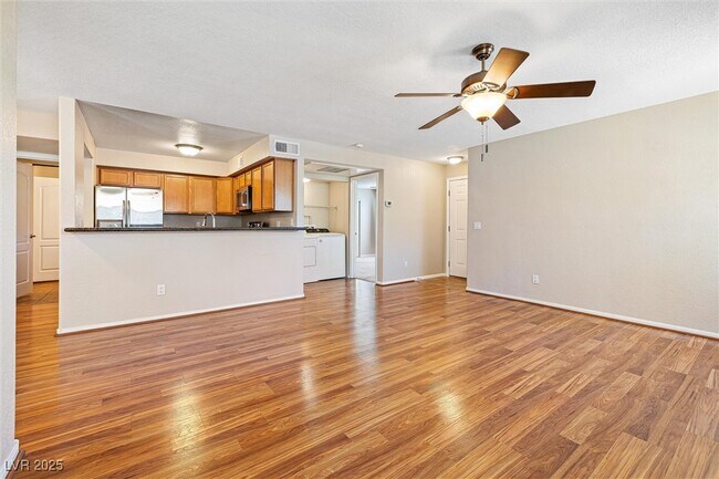 Foto del edificio - 9325 W Desert Inn Rd