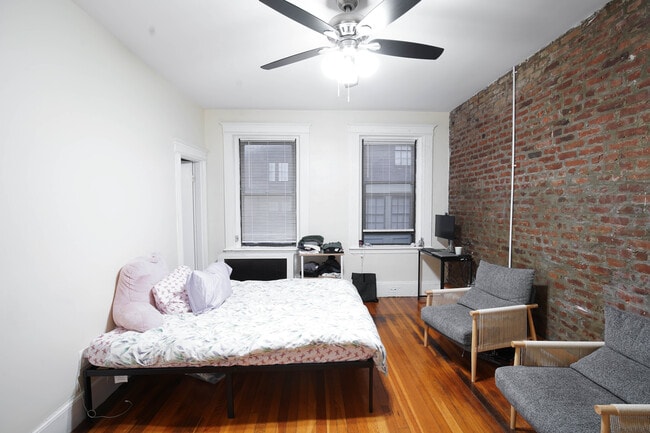 Building Photo - 39 Hemenway St
