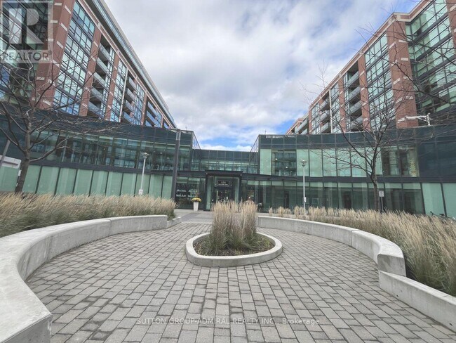 Building Photo - 525 Wilson Ave