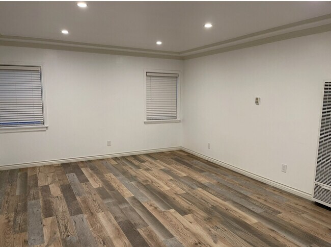 Foto del edificio - 9517 Kauffman Ave