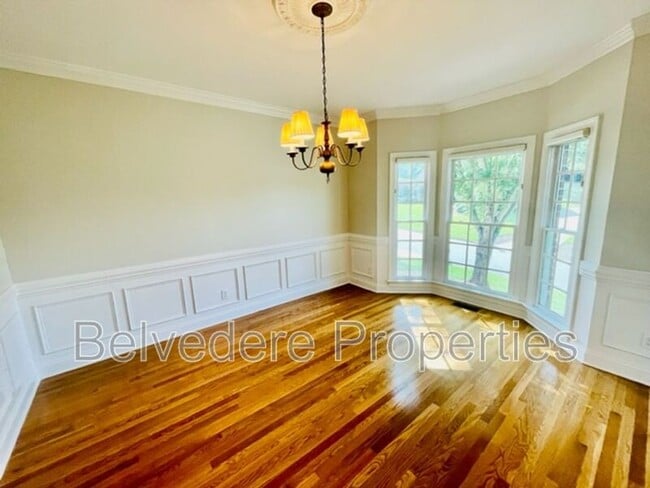 Building Photo - 104 Castleton Pl