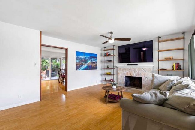 Foto del edificio - 50 Cheltenham Way