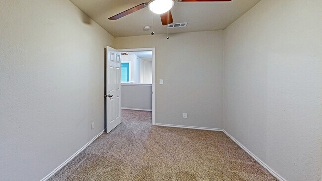 Foto del edificio - 104 Jimmie Birdwell Blvd