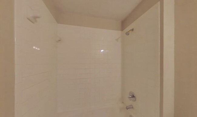 Foto del edificio - MOVE IN READY