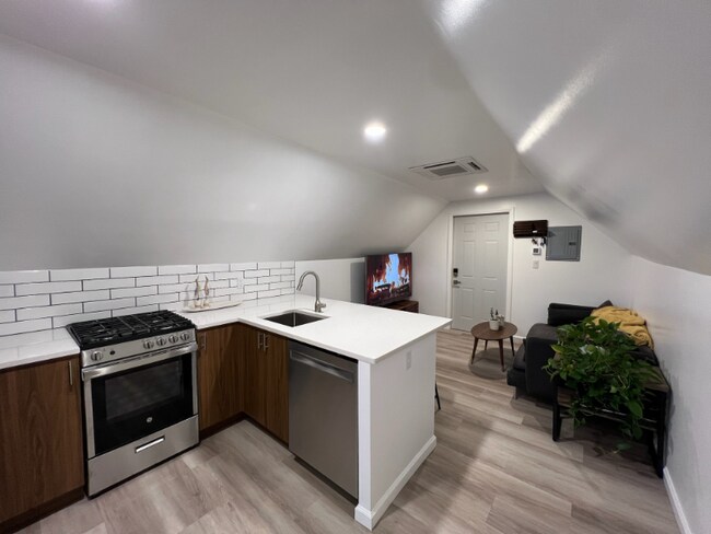 Foto del edificio - 3422 W Schubert Ave