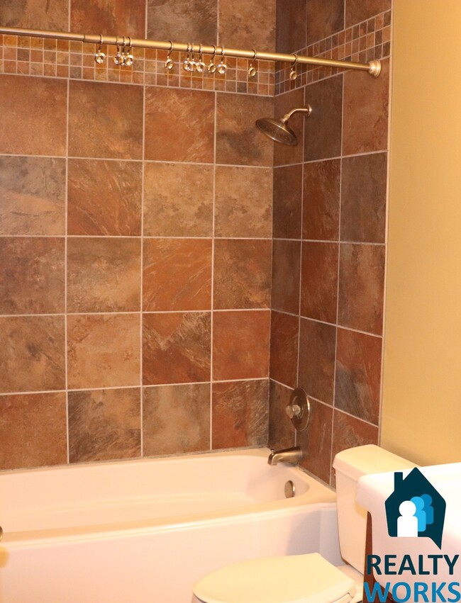 Foto del edificio - Wonderful 3 bedroom, 2 bath in South Lincoln