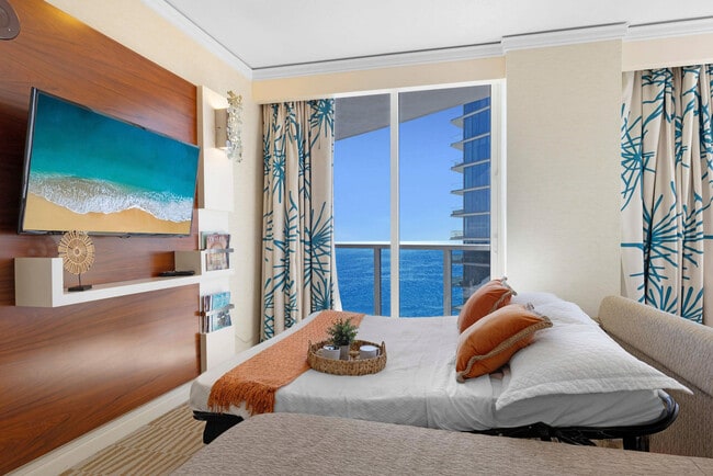 Foto del edificio - 18001 Collins Ave