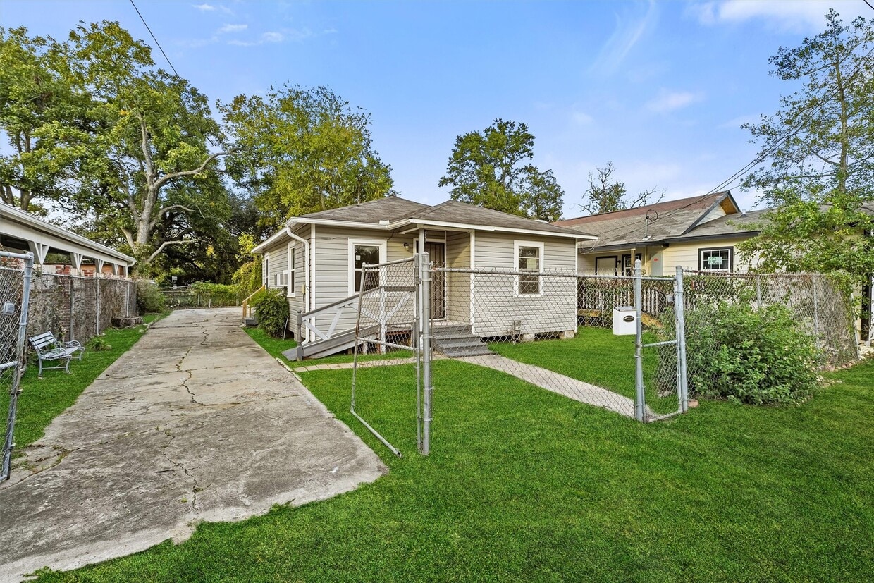 Primary Photo - 4313 Engleford St