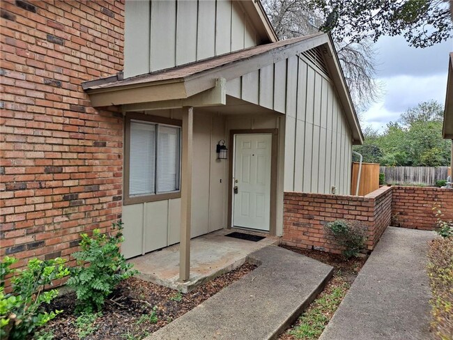 Building Photo - 11114 Parkfield Dr