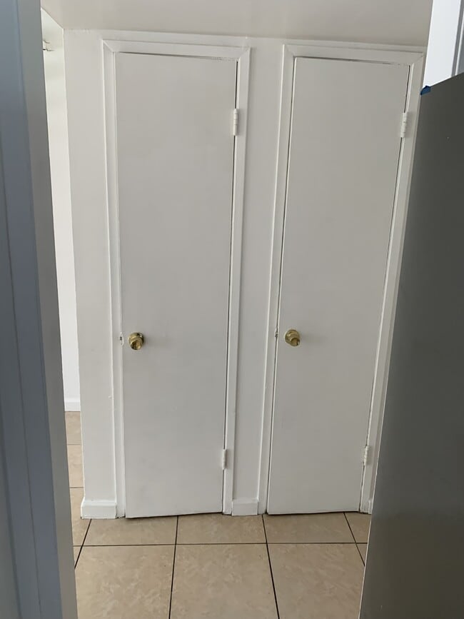 Building Photo - 3700 Stockdale Hwy