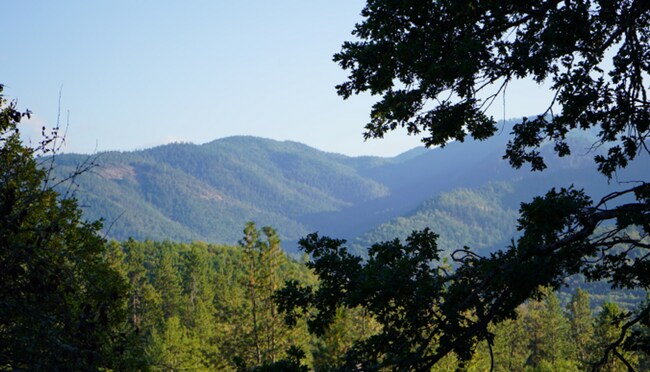 Foto del edificio - 3 bed 2 bath Single Family Home for Rent in Grants Pass