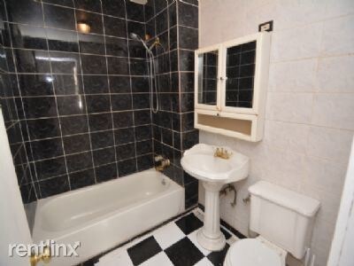 Foto del edificio - 2504 W Division St