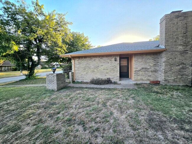 Foto del edificio - 1001 Hunters Creek Dr
