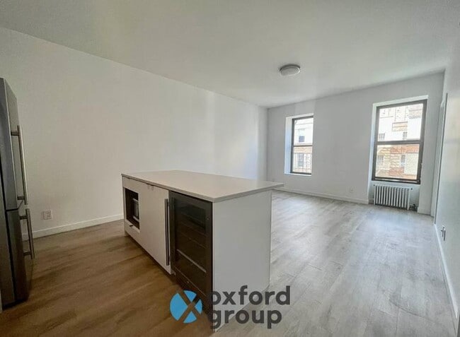 Building Photo - 3 bedroom in New York NY 10014