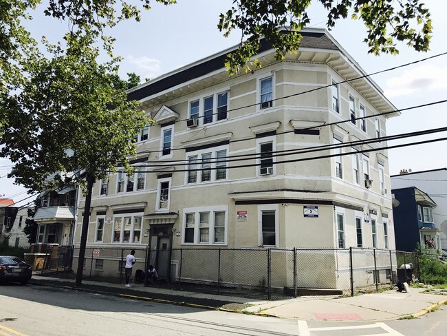 Foto del edificio - 336 17th Ave