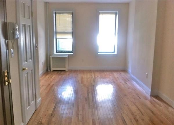 Building Photo - 42 West 65th Street