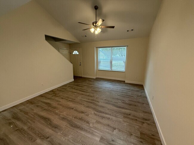 Building Photo - 1709 Hanover Blvd