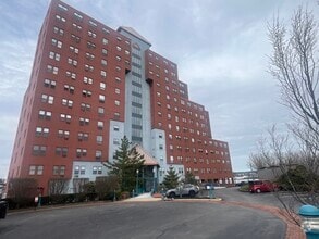 Building Photo - 750 Davol St