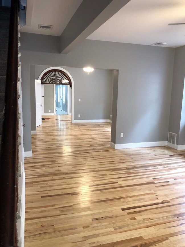 Building Photo - Large Historic Home in Emmaus. Rare Find!