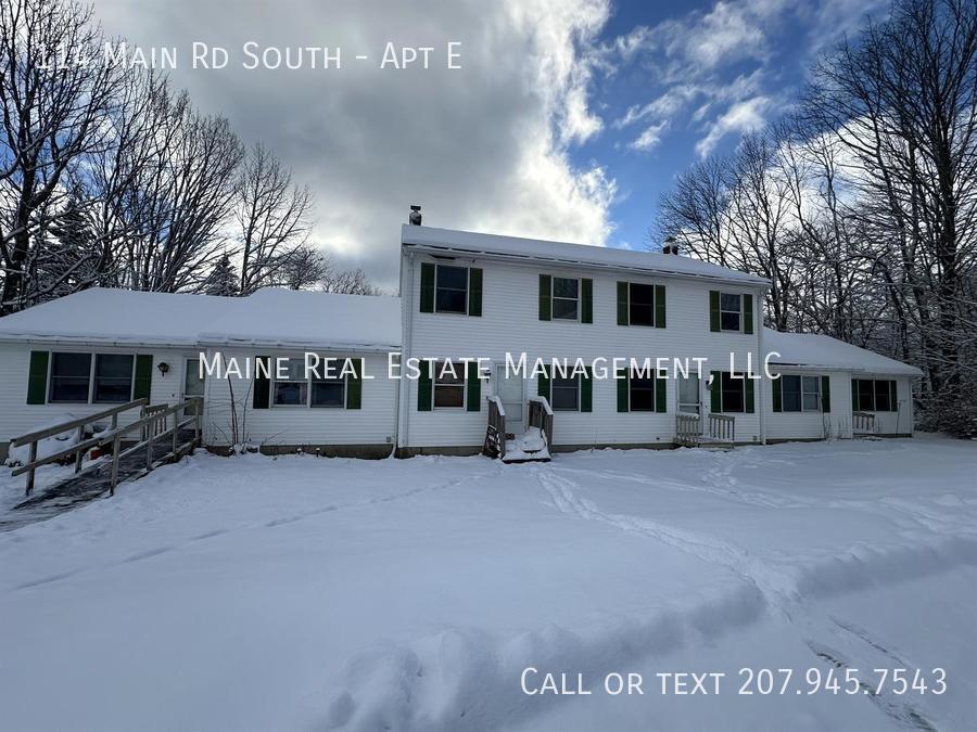 114 Main Rd N Unit Apt E, Hampden, ME 04444 Room for Rent in Hampden